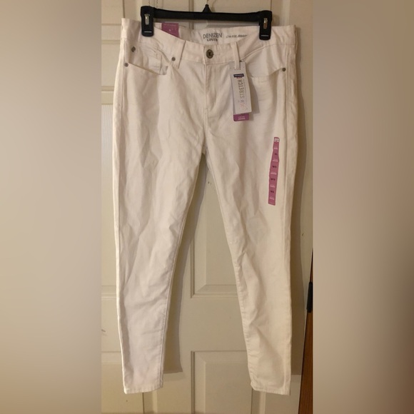 Denizen from Levi's Denim - Junior Denim Jeggings by DENIZEN from Levi’s low-rise jeggings Size 14/15